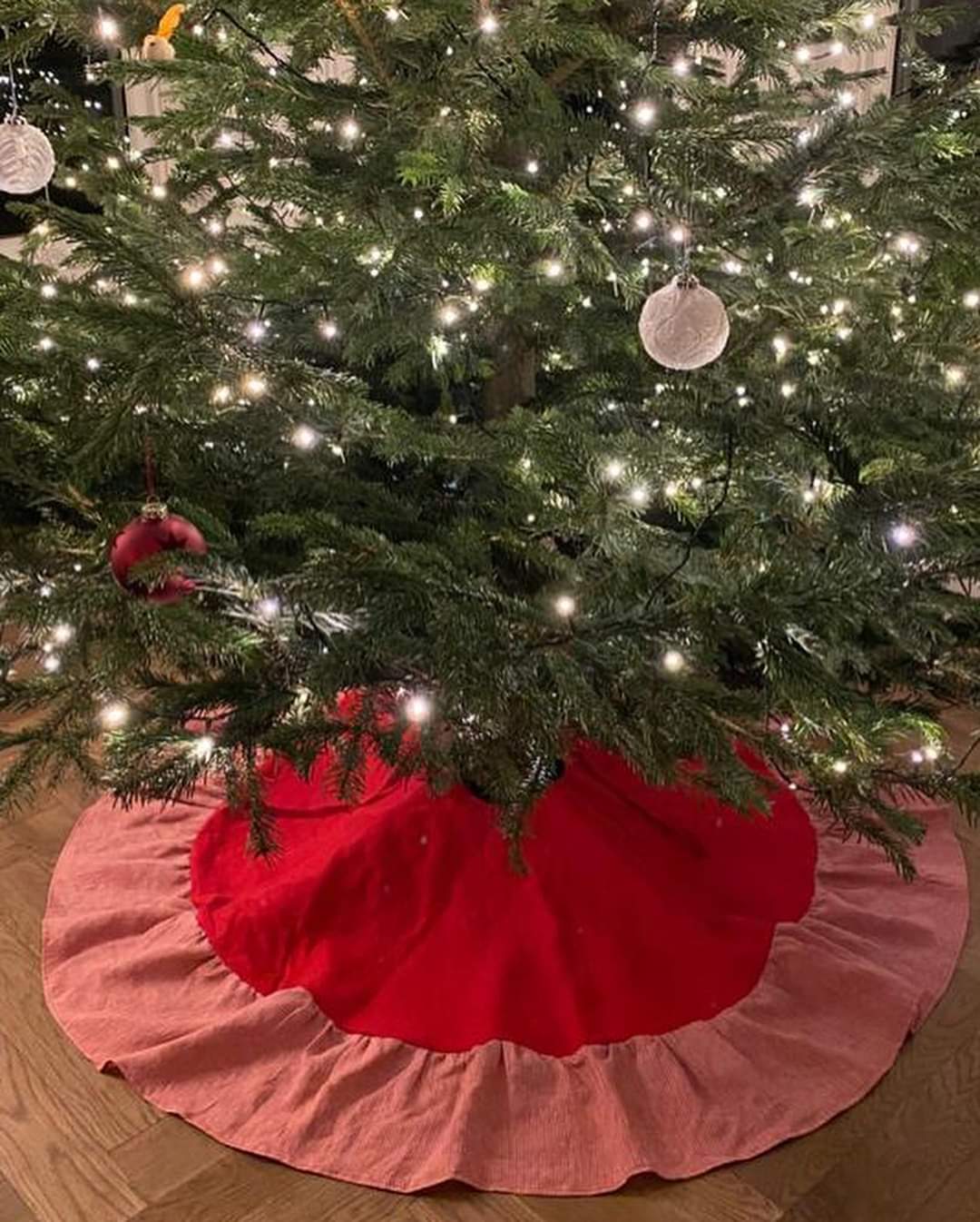 Irish Linen Ruffle Tree Skirt